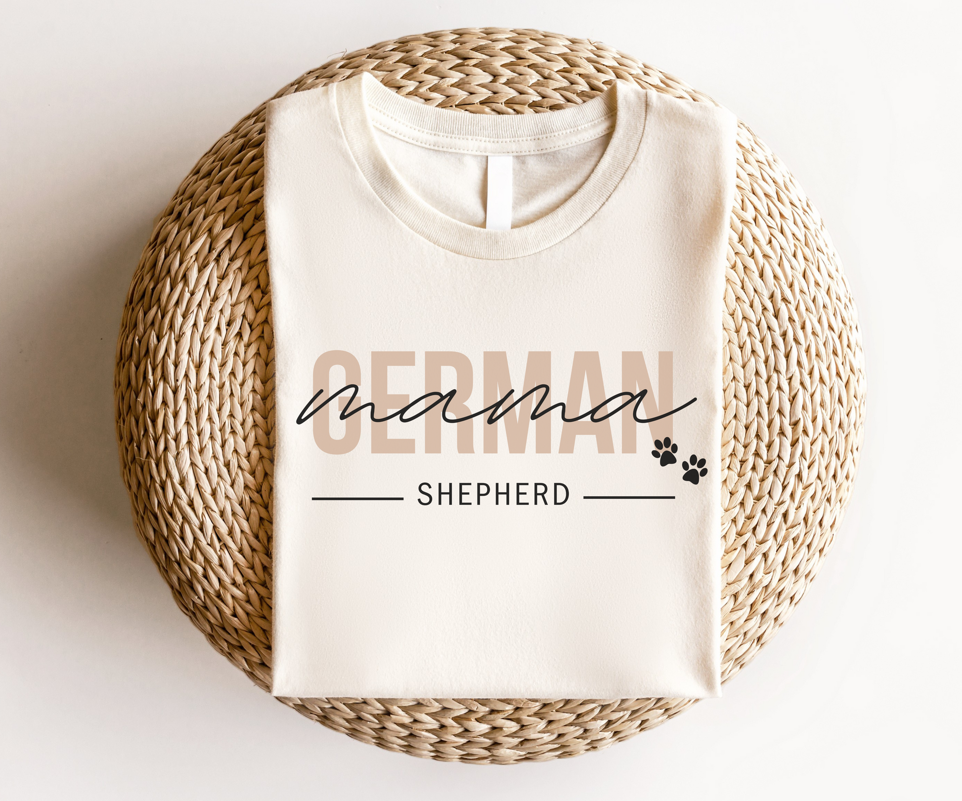 Personalised Golden Retriever Dog Mama Tshirt - TLC Paws
